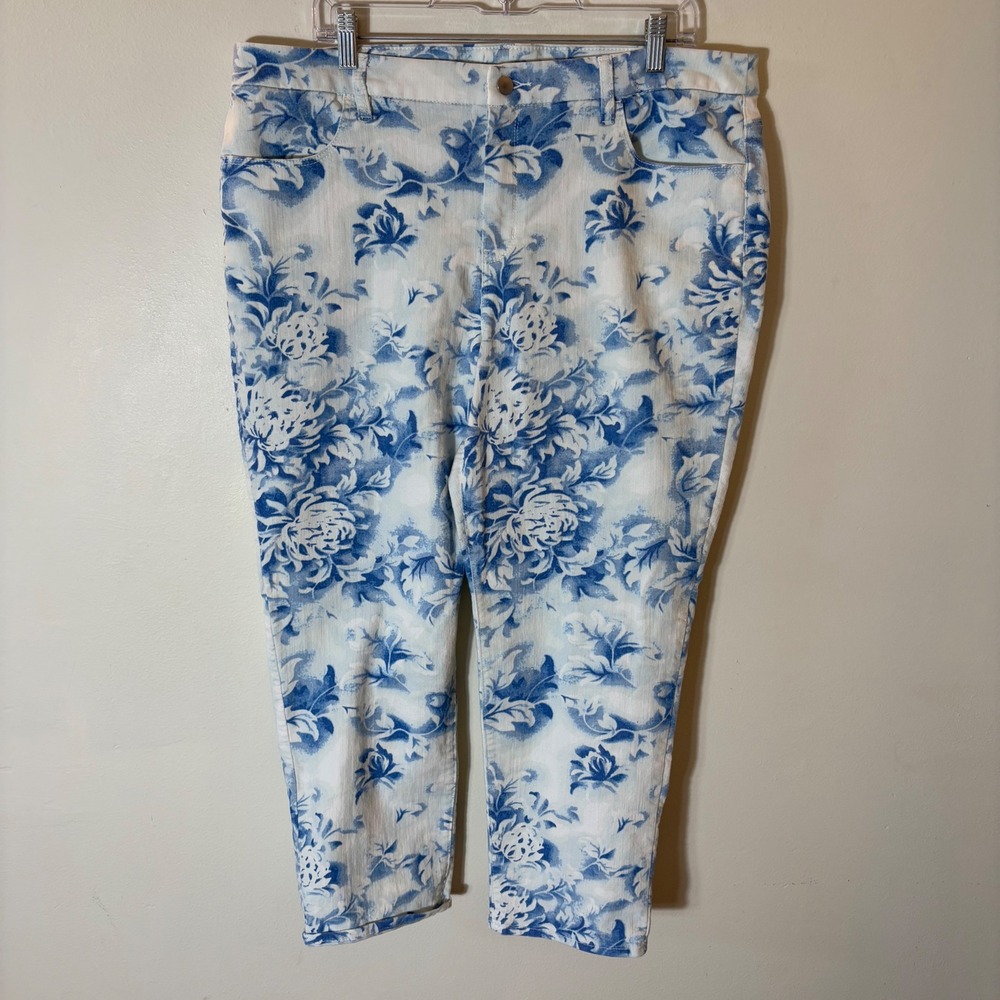 Chico's Girlfriend Slim Leg Ankle Jeans Womens 3 Blue White Floral Toile